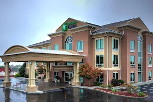 Holiday Inn Express & Suites Richmond, an IHG Hotel image