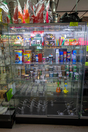 Tobacco Shop «Sky High Smoke Shop», reviews and photos, 33 W Southern Ave, Tempe, AZ 85282, USA