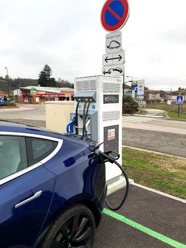 Borne de recharge de véhicules électriques Réseau eborn Station de recharge Champier