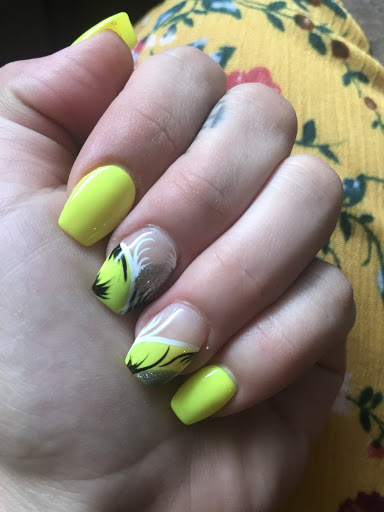 Beauty Salon «Grand Design Beauty Salon», reviews and photos, 329 Graham Ave, Brooklyn, NY 11211, USA