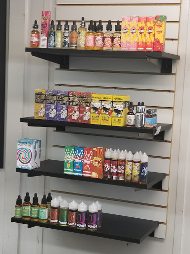 Vaporizer Store «Green Forest Vapor Shop Electronic Cigarettes», reviews and photos, 106 E Main St, Belleville, IL 62220, USA