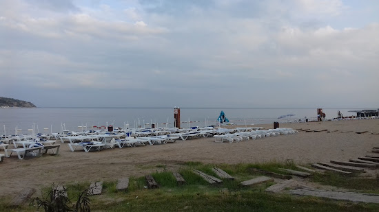 Aya Nicola Beach 