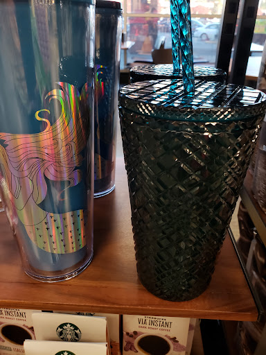 Coffee Shop «Starbucks», reviews and photos, 325 5th St, Brookings, OR 97415, USA