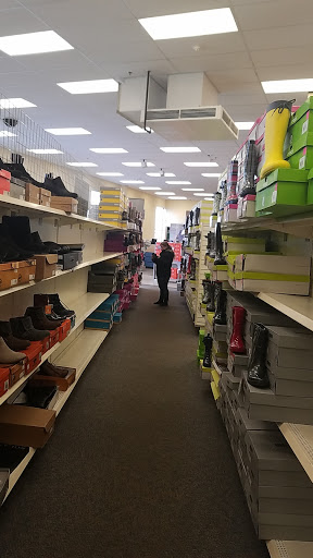 Shoe Store «Shoe Carnival», reviews and photos, 3247 N Pleasantburg Dr, Greenville, SC 29609, USA