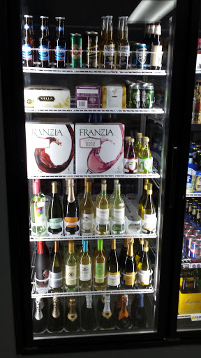 Liquor Store «QUICK PICK LIQUORS», reviews and photos, 635 N Midlothian Rd, Mundelein, IL 60060, USA