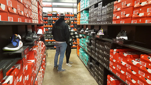 Sporting Goods Store «Nike Factory Store», reviews and photos, 1500 SE East Devils Lake Rd #105, Lincoln City, OR 97367, USA