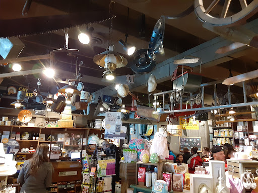 American Restaurant «Cracker Barrel Old Country Store», reviews and photos, 30 Research Dr, Milford, CT 06460, USA