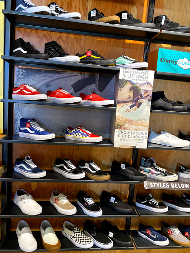 Shoe Store «Vans», reviews and photos, 1314 Pacific Coast Hwy, Hermosa Beach, CA 90254, USA