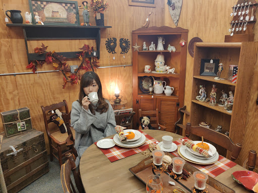Antique Store «Cackleberry Farm Antique Mall», reviews and photos, 3371 Lincoln Hwy, Paradise, PA 17562, USA