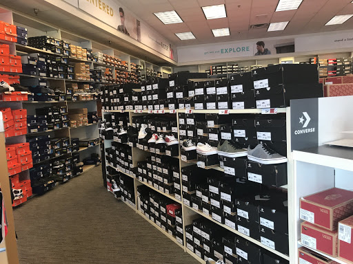 Shoe Store «Famous Footwear», reviews and photos, 292 W University Pkwy, Orem, UT 84058, USA