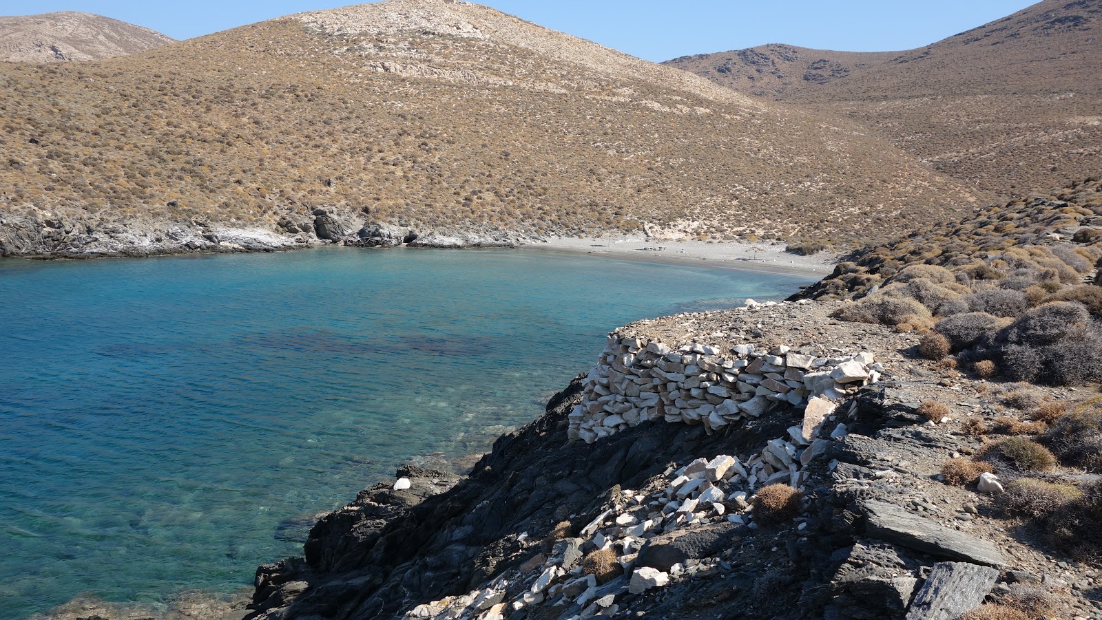 Foto de Marmari beach con pequeñas calas