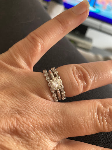 Jeweler «Golden Gifts Jewelers», reviews and photos, 33300 W 6 Mile Rd, Livonia, MI 48152, USA