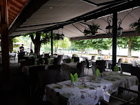 Atmosphère du Restaurant français Le Beau Rivage à Aiguebelette-le-Lac - n°18