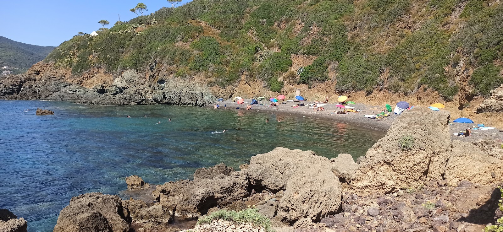 Photo de Spiaggia Canata zone sauvage