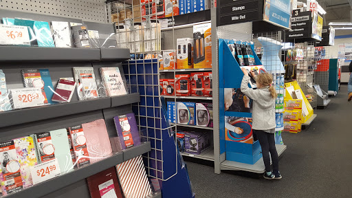 Office Supply Store «Staples», reviews and photos, 3058 Bardstown Rd, Louisville, KY 40205, USA