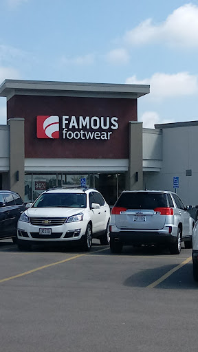 Shoe Store «Famous Footwear», reviews and photos, 152 Pavilion Pkwy, Newport, KY 41071, USA