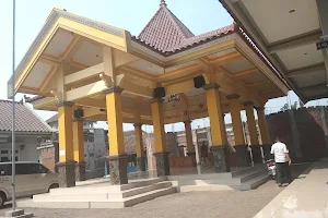 Balai Desa Jimbaran Wetan image