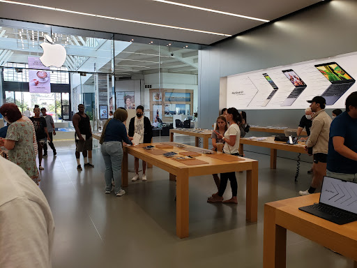 Computer Store «Apple Manhattan Village», reviews and photos, 3200 N Sepulveda Blvd, Manhattan Beach, CA 90266, USA