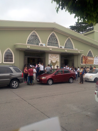 Opiniones de Iglesia Católica San Juan Apóstol en Guayaquil - Iglesia