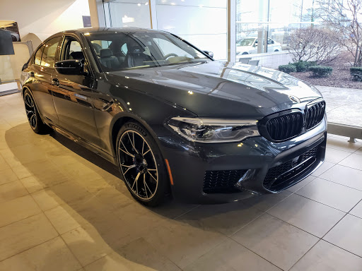 BMW Dealer «BMW of Milwaukee North», reviews and photos, 5990 N Green Bay Ave, Glendale, WI 53209, USA