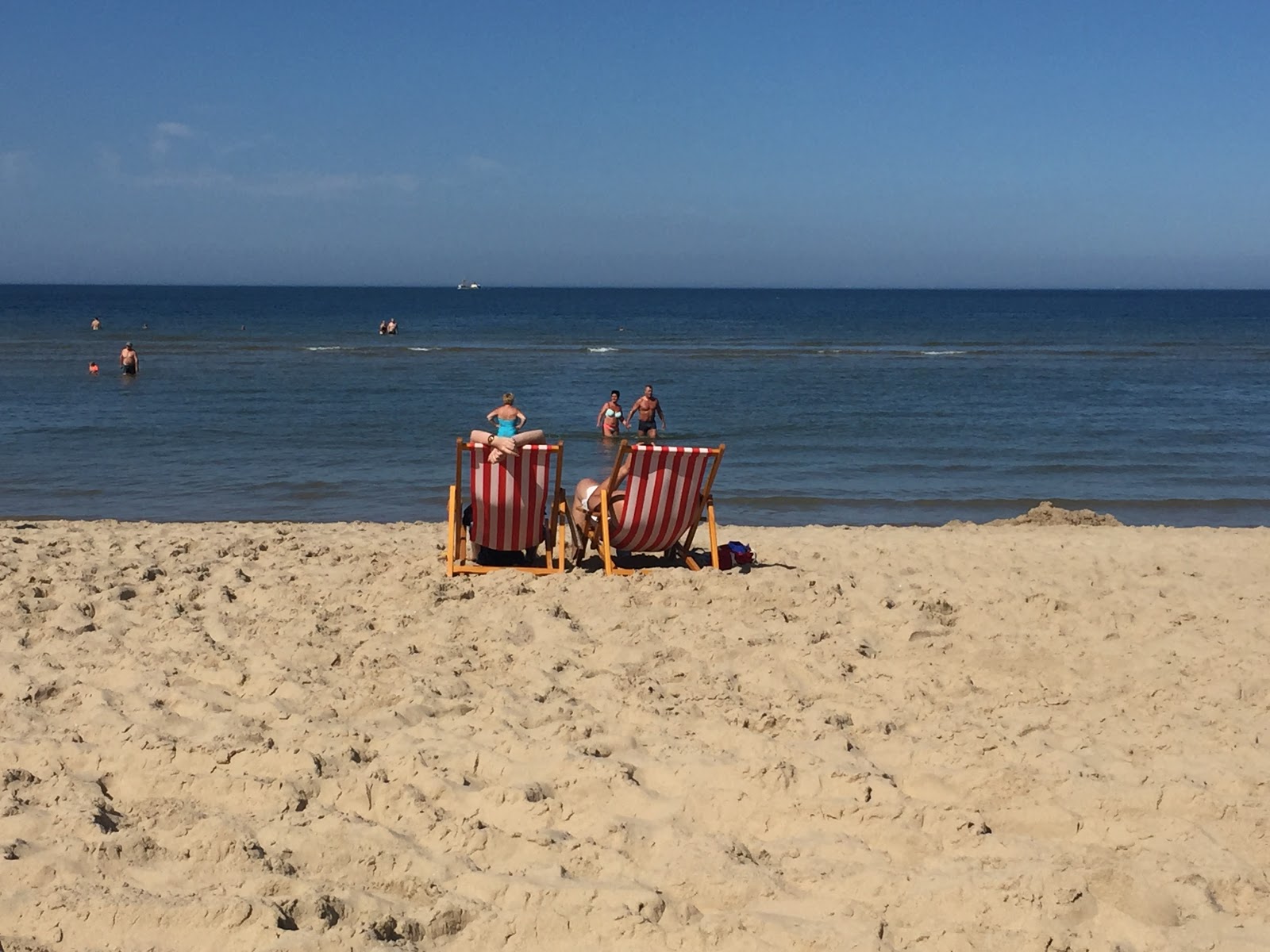 Fotografie cu Plaja Oostkapelle - locul popular printre cunoscătorii de relaxare
