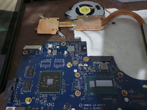Servicio reparación de computadoras laptop o PC.