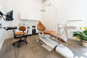 Centre Dentaire Laurianne Leduc image