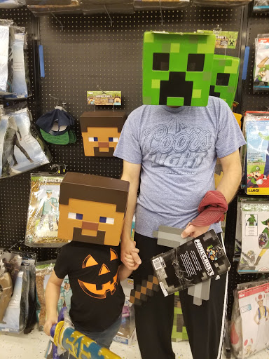 Shopping Mall «The Shops at Fox River», reviews and photos, 3340 Shoppers Dr, McHenry, IL 60051, USA