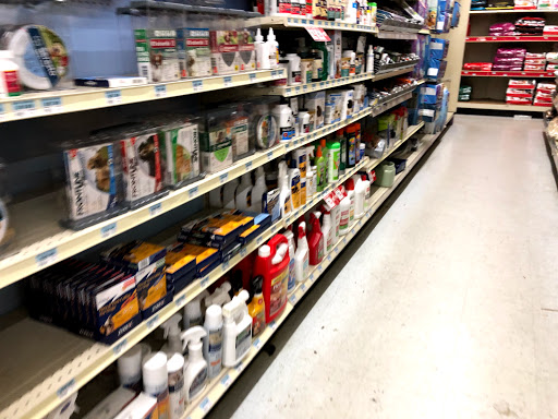 Home Improvement Store «Tractor Supply Co.», reviews and photos, 115 4 Seasons Blvd a, Hendersonville, NC 28792, USA