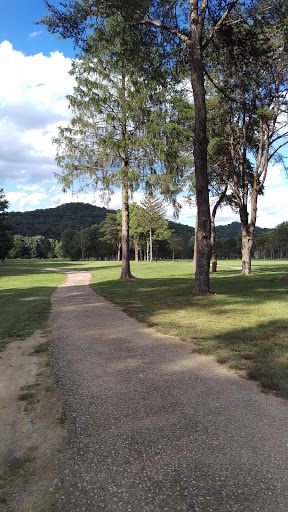 Golf Course «Big Bend Golf Course», reviews and photos, 151 Riverview Dr, Tornado, WV 25202, USA