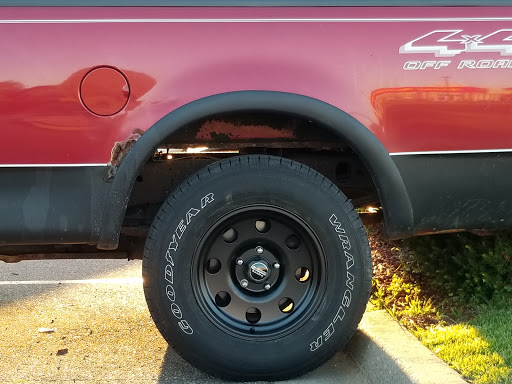 Tire Shop «Discount Tire Store - Burnsville, MN», reviews and photos, 14200 Morgan Ave S, Burnsville, MN 55306, USA