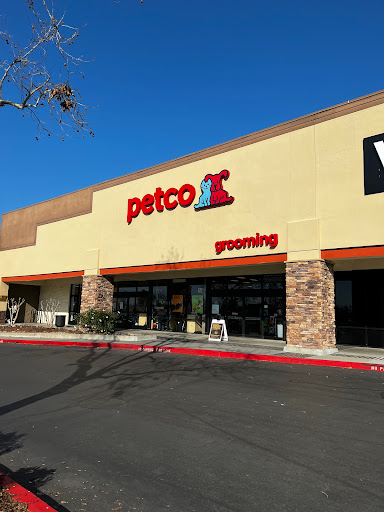 Pet Supply Store «Petco Animal Supplies», reviews and photos, 1917 Douglas Blvd, Roseville, CA 95661, USA