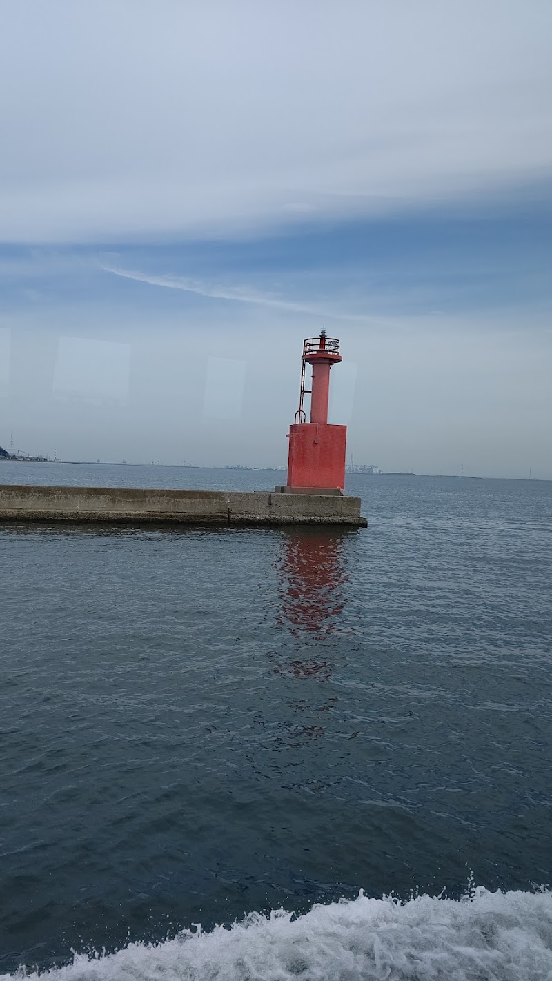 河和港中防波堤灯台