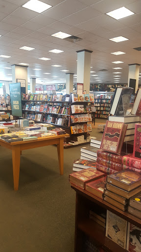 Book Store «Barnes & Noble», reviews and photos, 1180 Raritan Rd, Clark, NJ 07066, USA