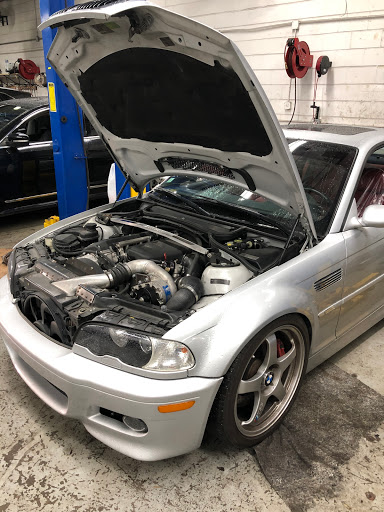 Auto Repair Shop «Horse Stable Automotive, Inc.», reviews and photos, 101 Kelly St, Elk Grove Village, IL 60007, USA