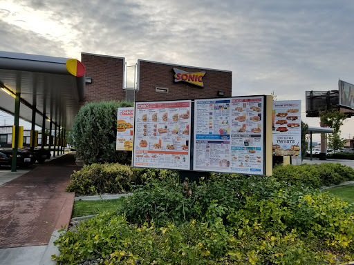 Fast Food Restaurant «Sonic Drive-In», reviews and photos, 1327 S 1st St, Yakima, WA 98901, USA