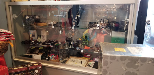 Thrift Store «Dog Junkies Thrift Store», reviews and photos, 4611 N Rancho Dr, Las Vegas, NV 89130, USA