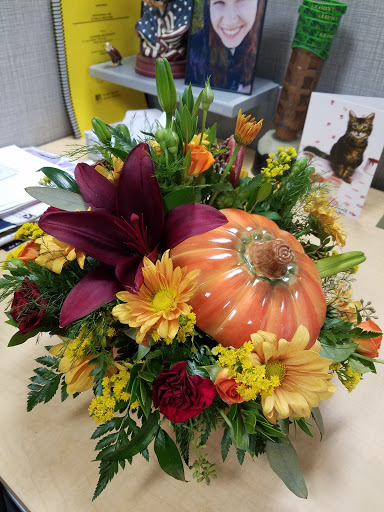 Florist «K & M Floral & Interior Plant Designs», reviews and photos, 537 Main St, Woodland, CA 95695, USA