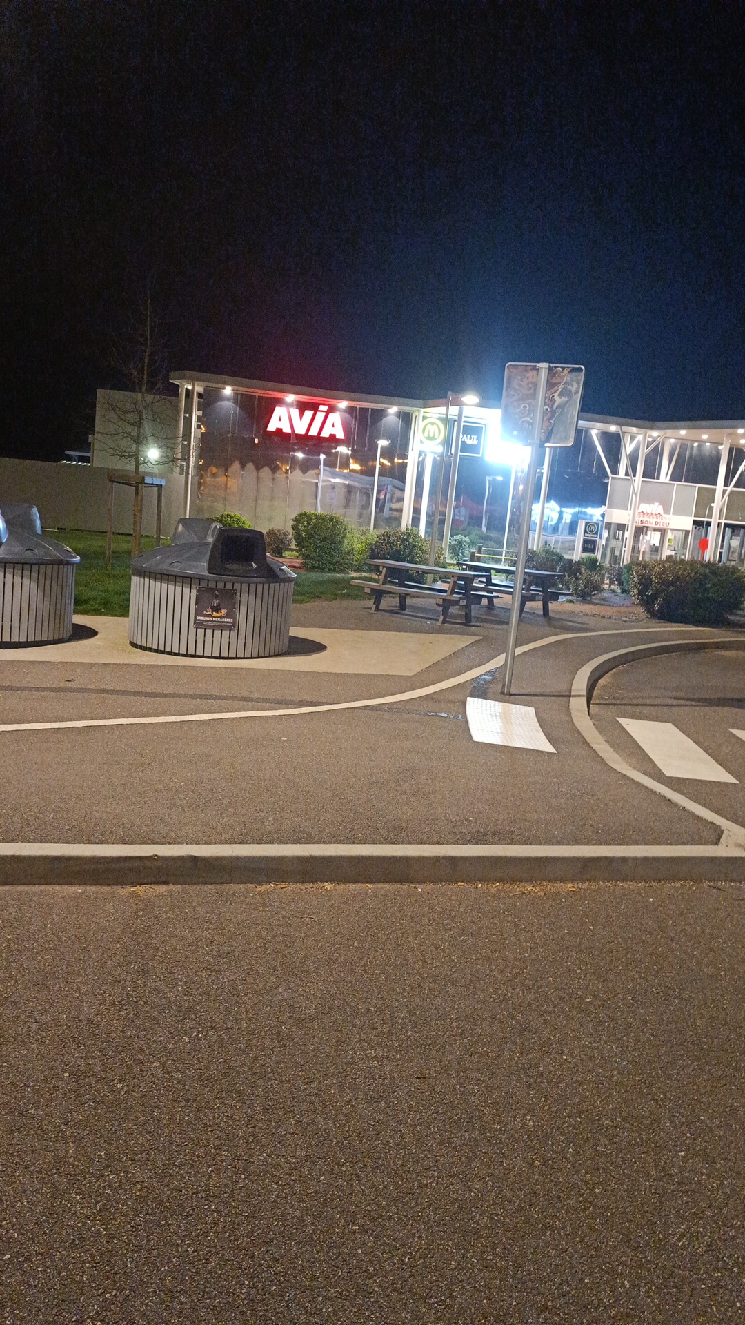 Photo n° 1 de l'avis de Lui.u fait le 27/04/2023 à 01:26