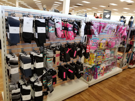Department Store «T.J. Maxx & HomeGoods», reviews and photos, 715 E Dundee Rd, Palatine, IL 60074, USA