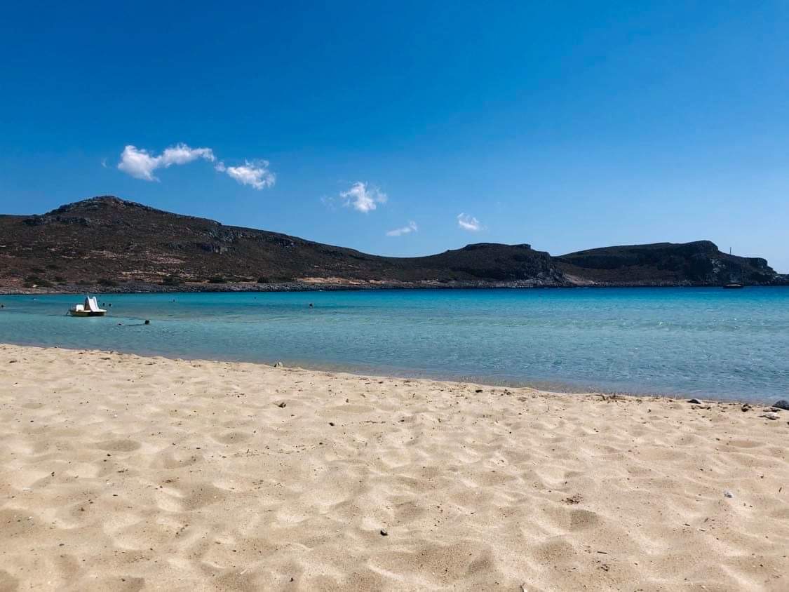 Φωτογραφία του Pouda beach - δημοφιλές μέρος μεταξύ λάτρεις της χαλάρωσης