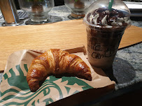 Plats et boissons du Restaurant servant le petit-déjeuner Starbucks à Paris - n°20