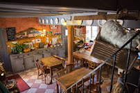 Atmosphère du Restaurant français Auberge la Broc Assiette à Charnay - n°14