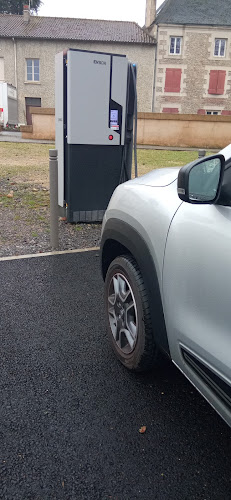 Borne de recharge de véhicules électriques Alterbase Sorégies Charging Station Lussac-les-Châteaux