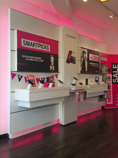 Cell Phone Store «T-Mobile», reviews and photos, 37310 S Gratiot Ave, Charter Twp of Clinton, MI 48036, USA