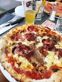 Pizza du Restaurant La Muzelle à Le Bourg-d'Oisans - n°2