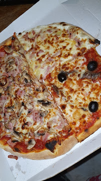 Plats et boissons du Pizzas à emporter Pizzeria Des Amis a Raon L'etape - n°3