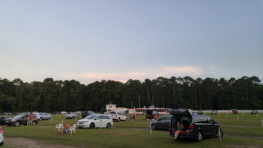 Drive-in Movie Theater «Highway 21 Drive In Movie Theater», reviews and photos, 55 Parker Dr, Beaufort, SC 29906, USA