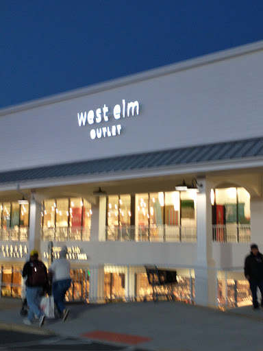 Outlet Mall «Tanger Outlet Lancaster», reviews and photos, 311 Stanley K. Tanger Blvd, Lancaster, PA 17602, USA