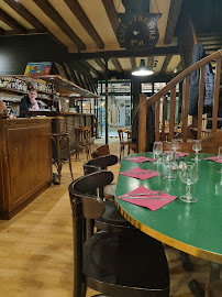 Atmosphère du Café et restaurant de grillades Restaurant le Guillotin à Bourges - n°2